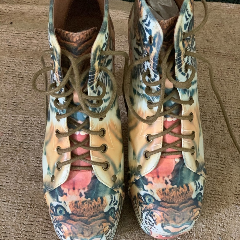 Women’s boots